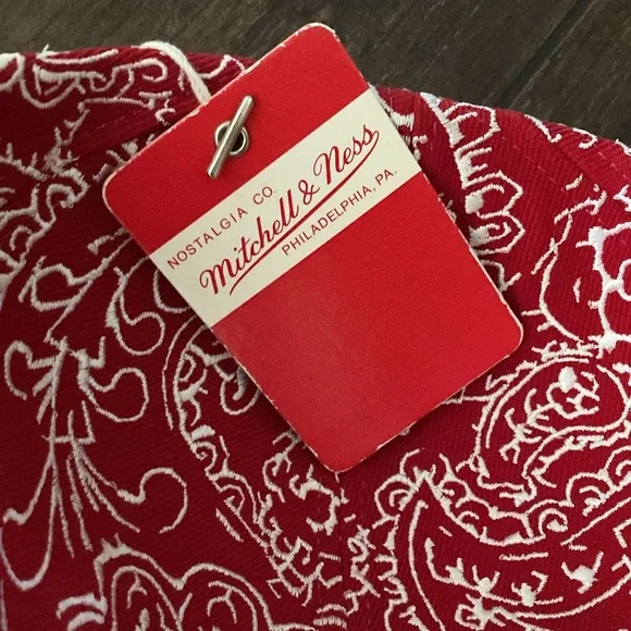 Mitchell & Ness Red fitted Cap - Picture 5 of 5